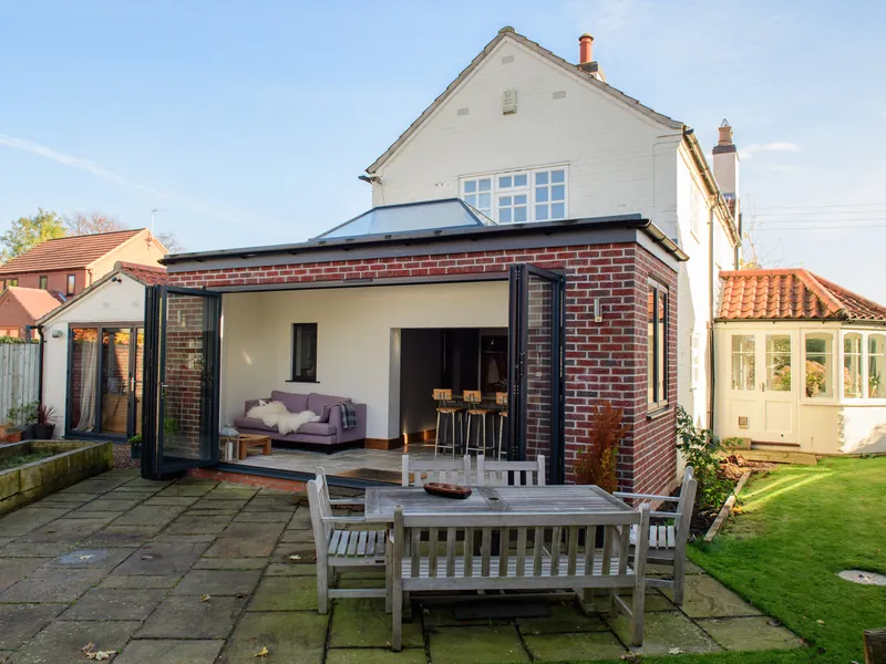 Bifold Kilburn